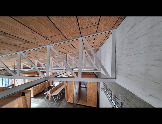 285M² BUSINESS TO LET IN WOODSTOCK
